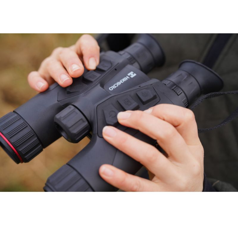 The simple functioning buttons on the Hikmicro Habrok HQ35L Thermal Fusion Binoculars